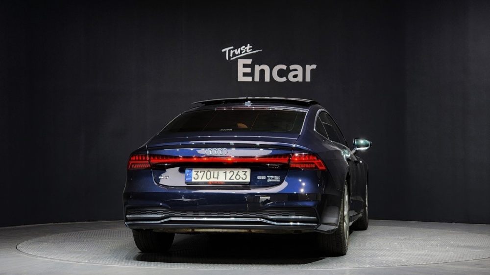 Audi A7 (4K)