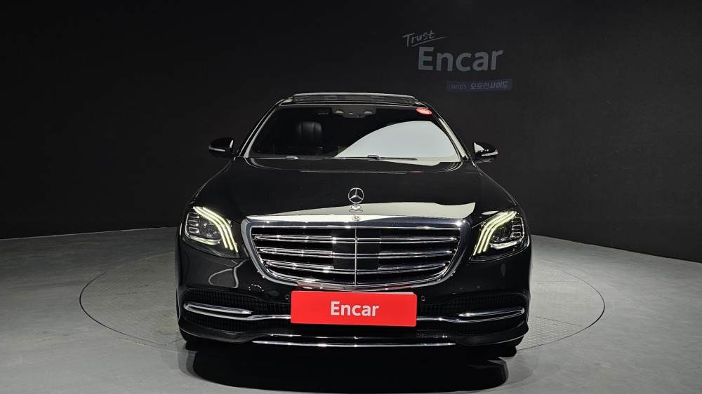 Mercedes-Benz S-Class W222