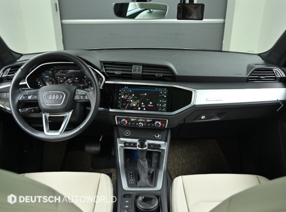 Audi Q3 (F3)