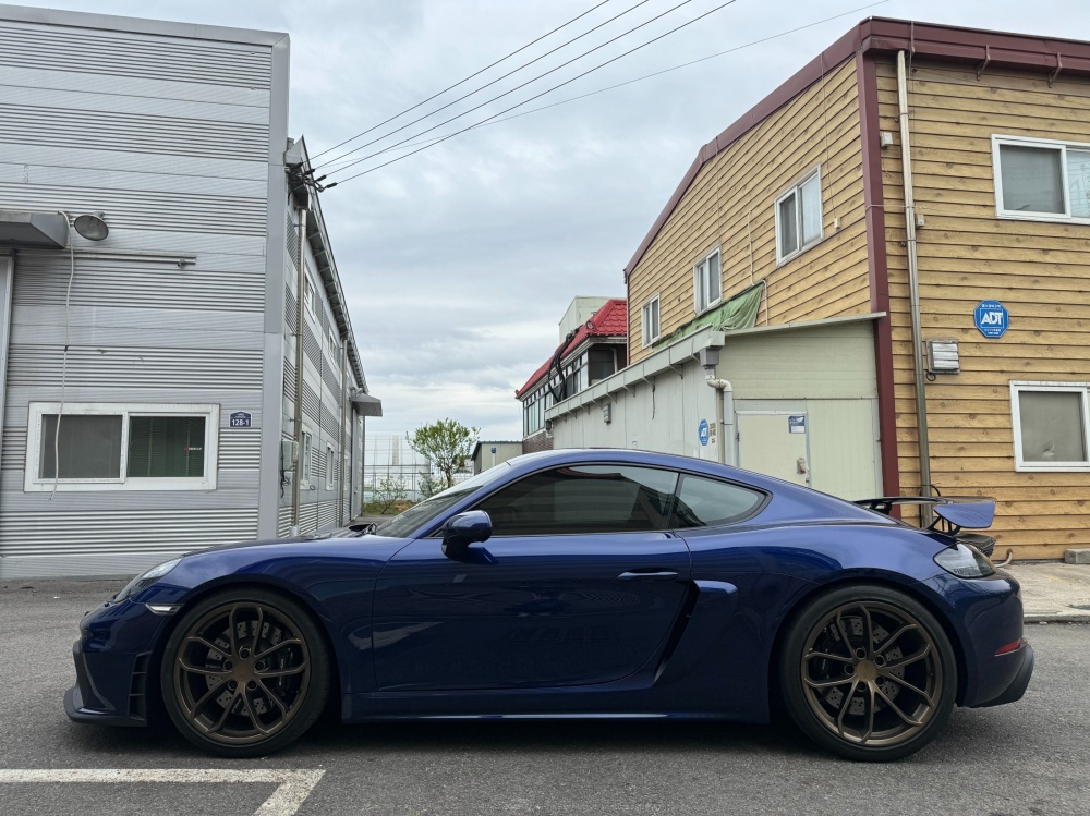 Porsche 718 Cayman