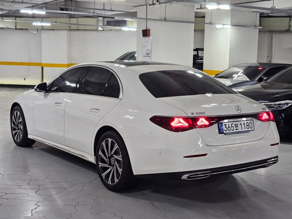 Mercedes-Benz E-Class W214