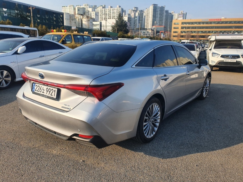 Toyota Avalon 5th generation