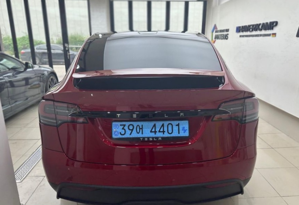 Tesla Model X