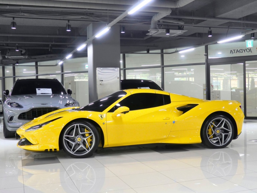 Ferrari F8 Spider