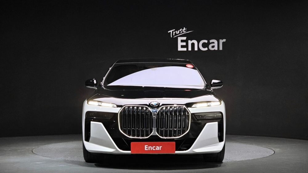 BMW 7 Series (G70)