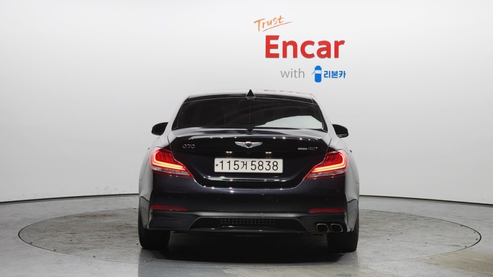 Genesis G70