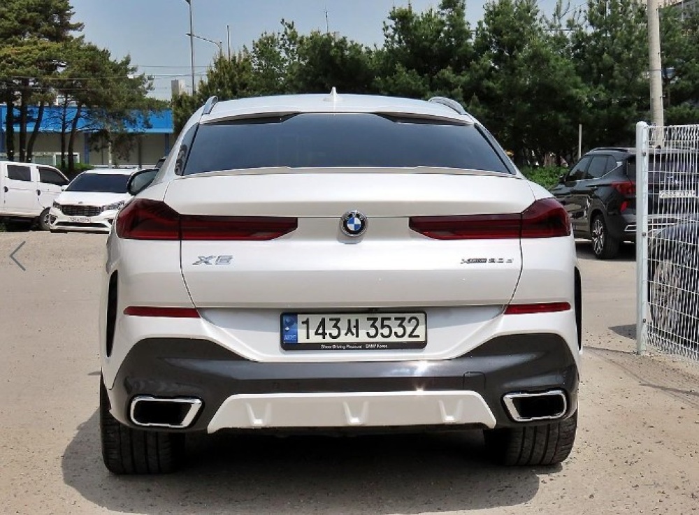 BMW X6 (G06)