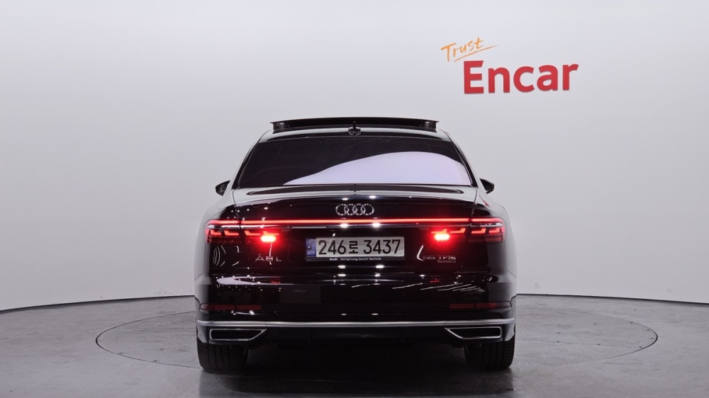 Audi A8 (D5)