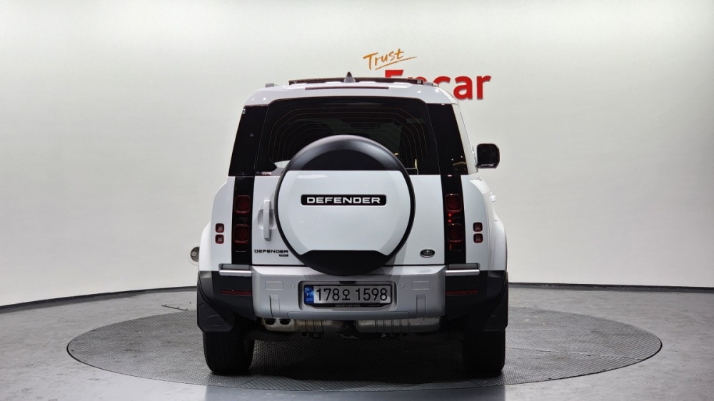 Land rover Defender (L663)