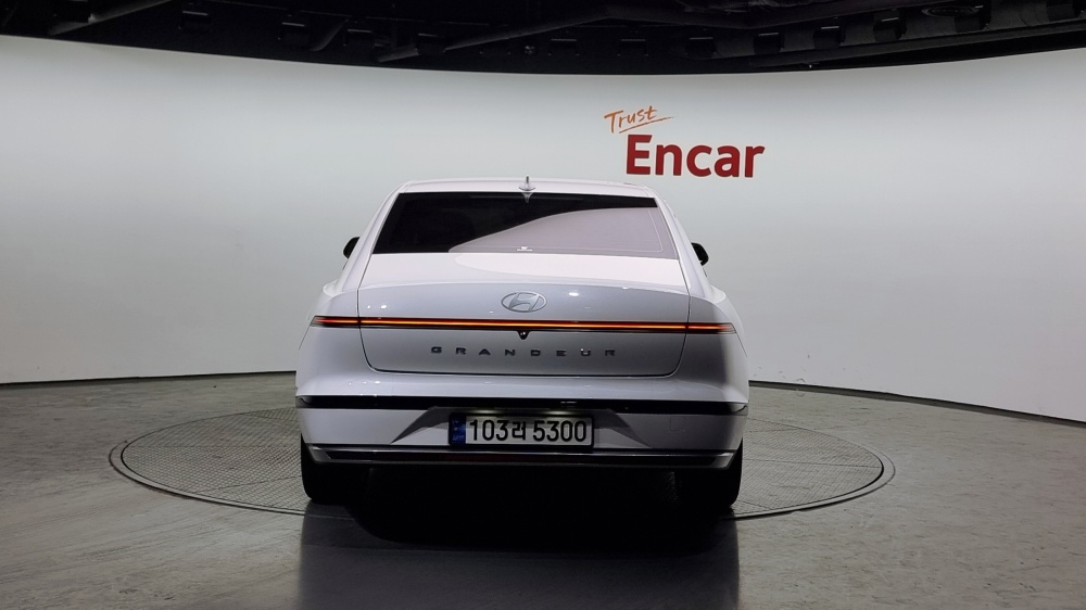 Hyundai Grandeur (GN7)