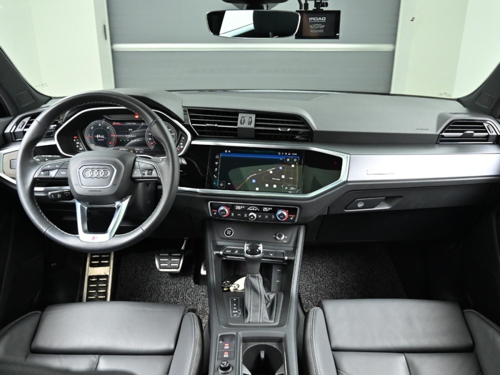 Audi Q3 (F3)