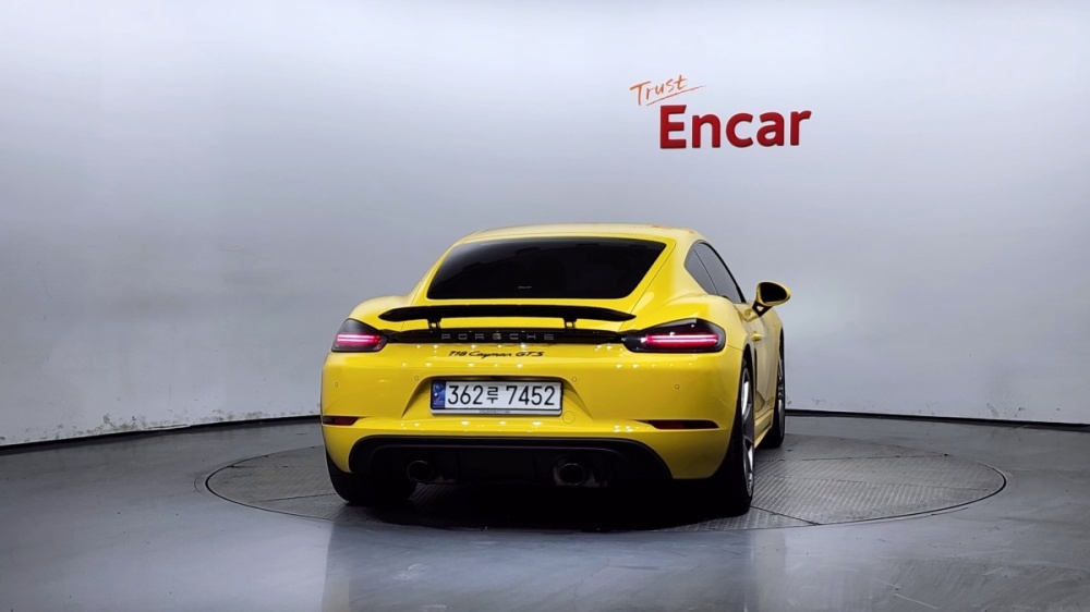 Porsche 718 Cayman