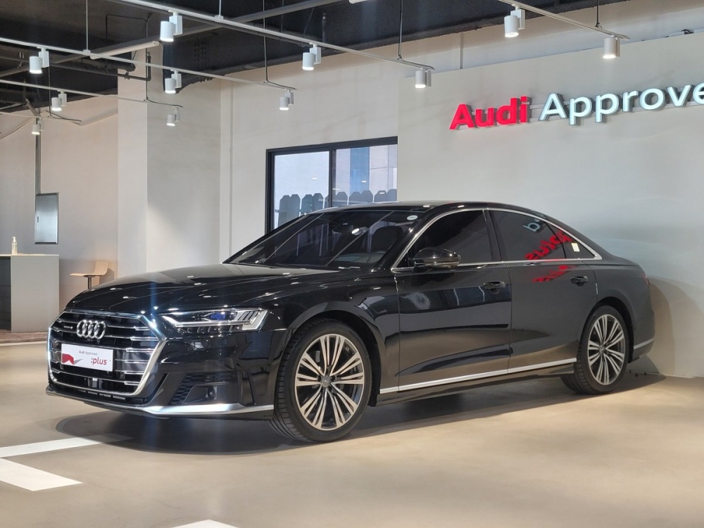 Audi A8 (D5)