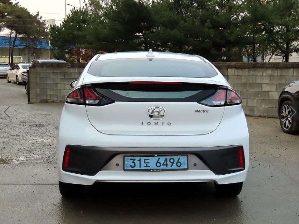 Hyundai The new Ioniq electric