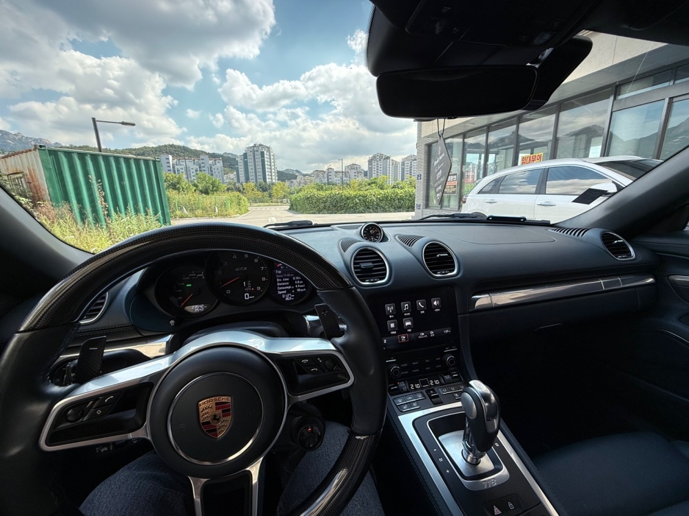 Porsche 718 boxster