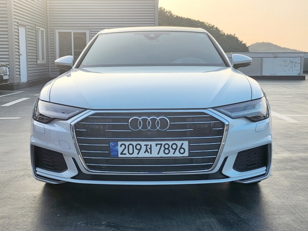 Audi A6 (C8)