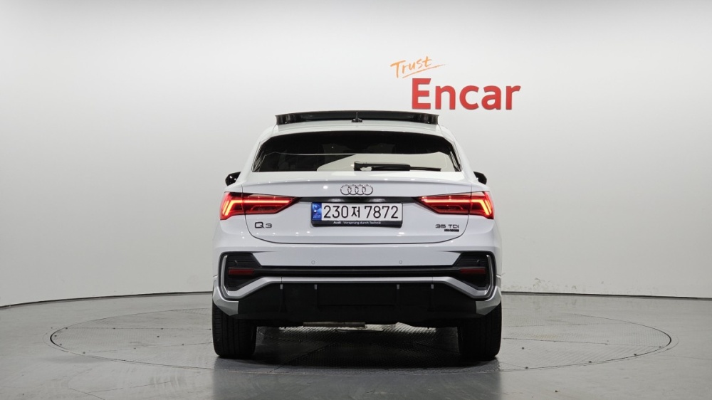 Audi Q3 (F3)
