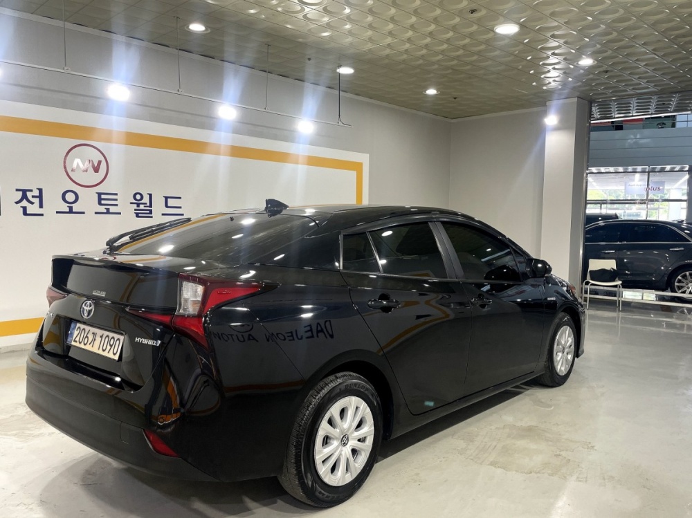 Toyota Prius 4th generation