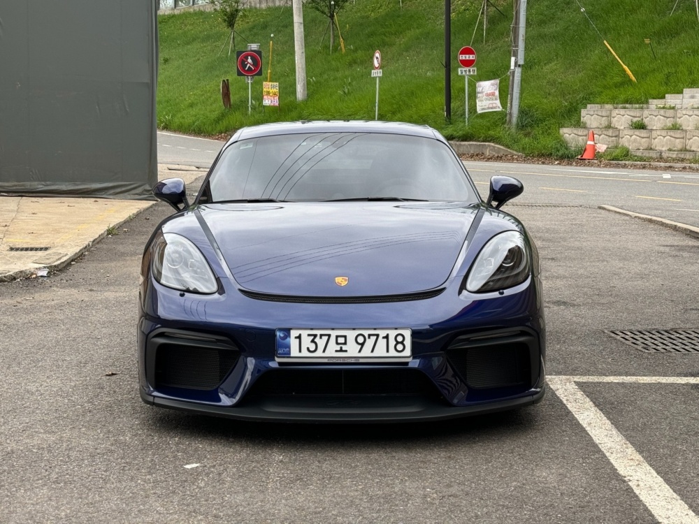 Porsche 718 Cayman