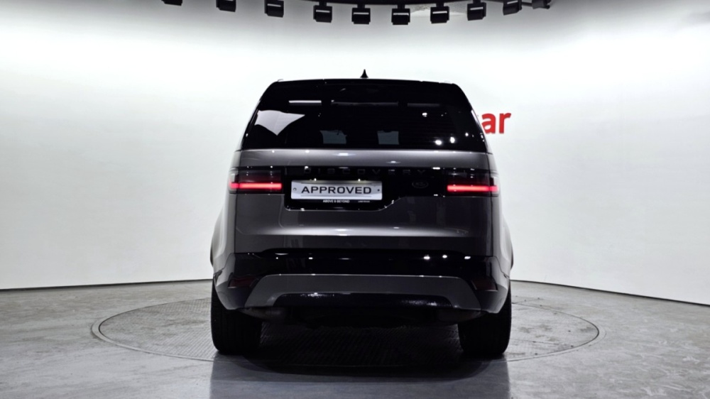 Land rover discovery 5