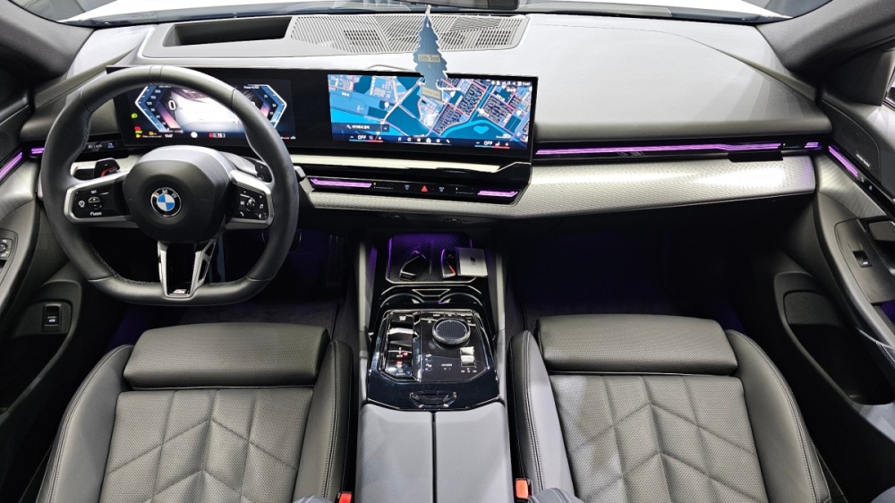 BMW 5 Series (G60)