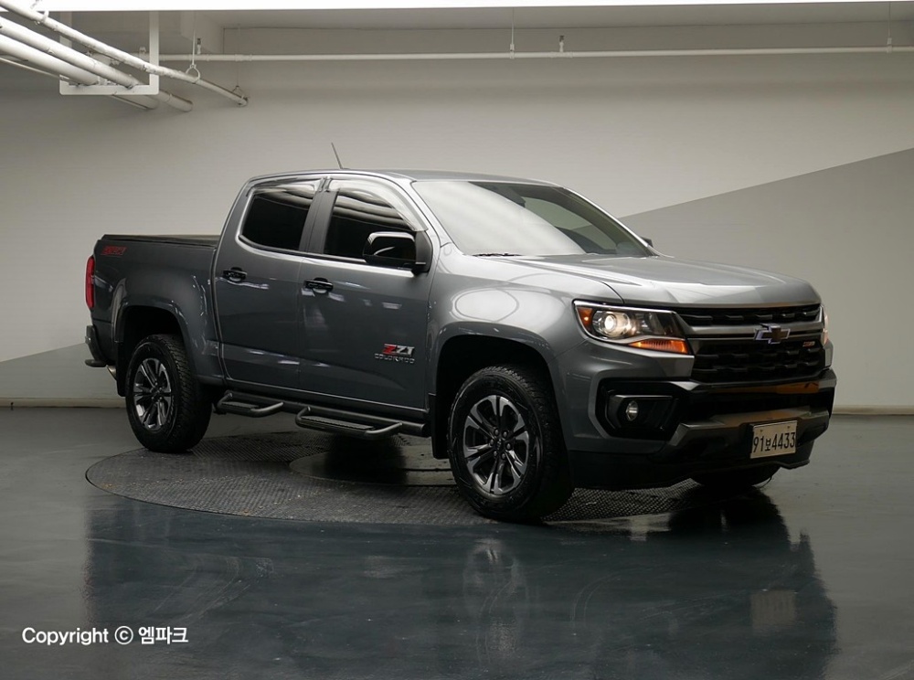 Chevrolet (GM Daewoo) real new colorado