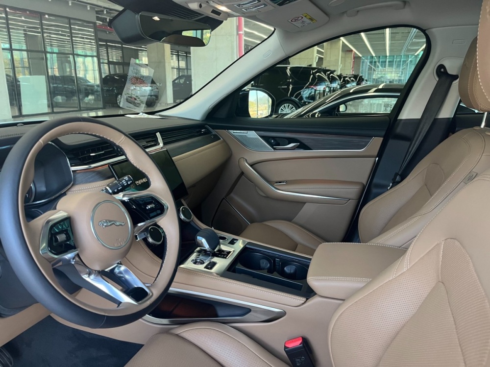 Jaguar F-PACE