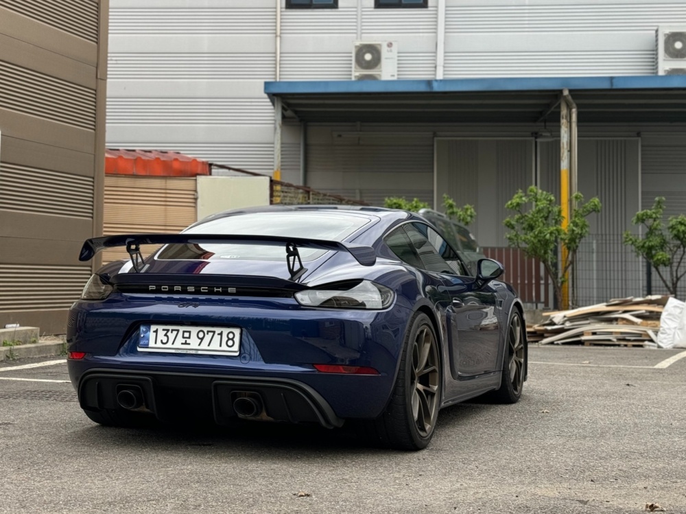 Porsche 718 Cayman