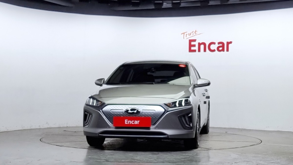 Hyundai The new Ioniq electric