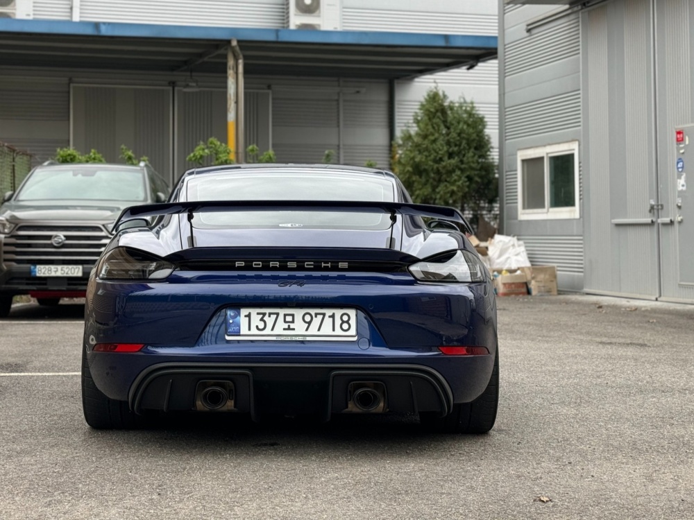 Porsche 718 Cayman