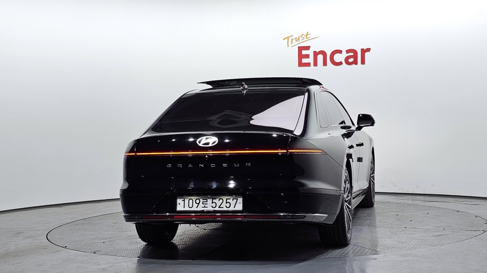 Hyundai Grandeur (GN7)