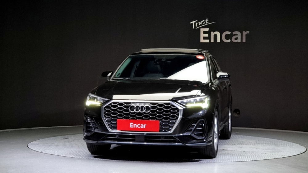 Audi Q3 (F3)