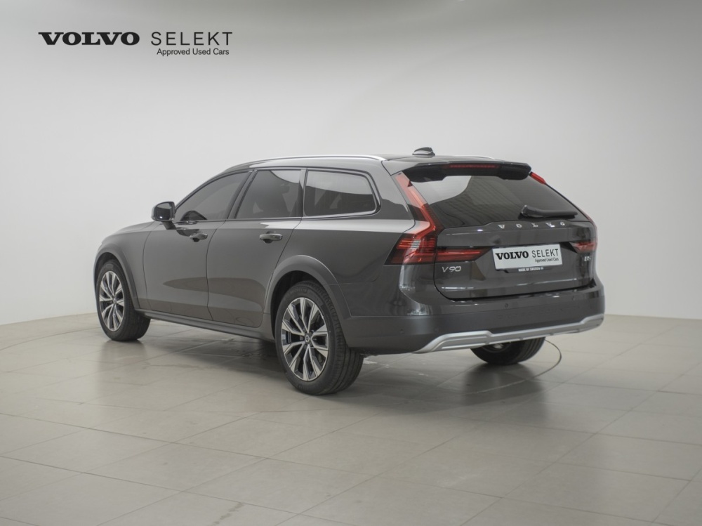 Volvo V90 Cross Country