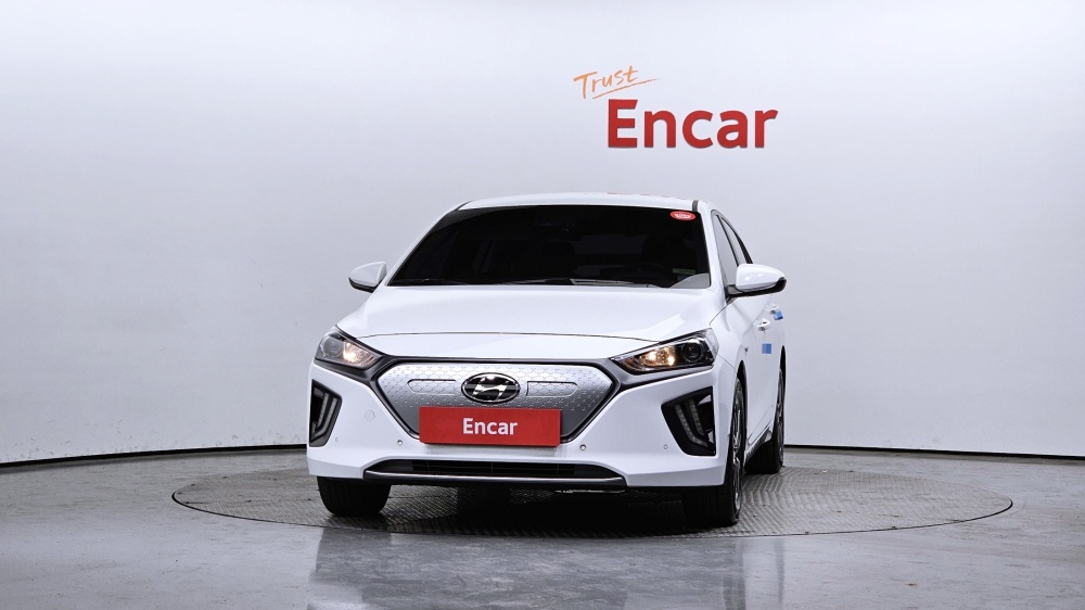 Hyundai The new Ioniq electric