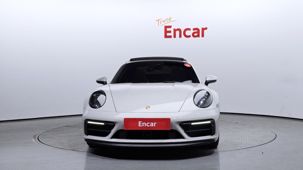 Porsche 911 (992)