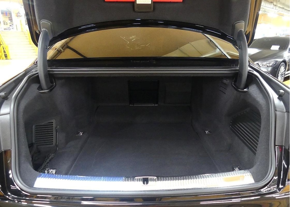 Audi A8 (D5)