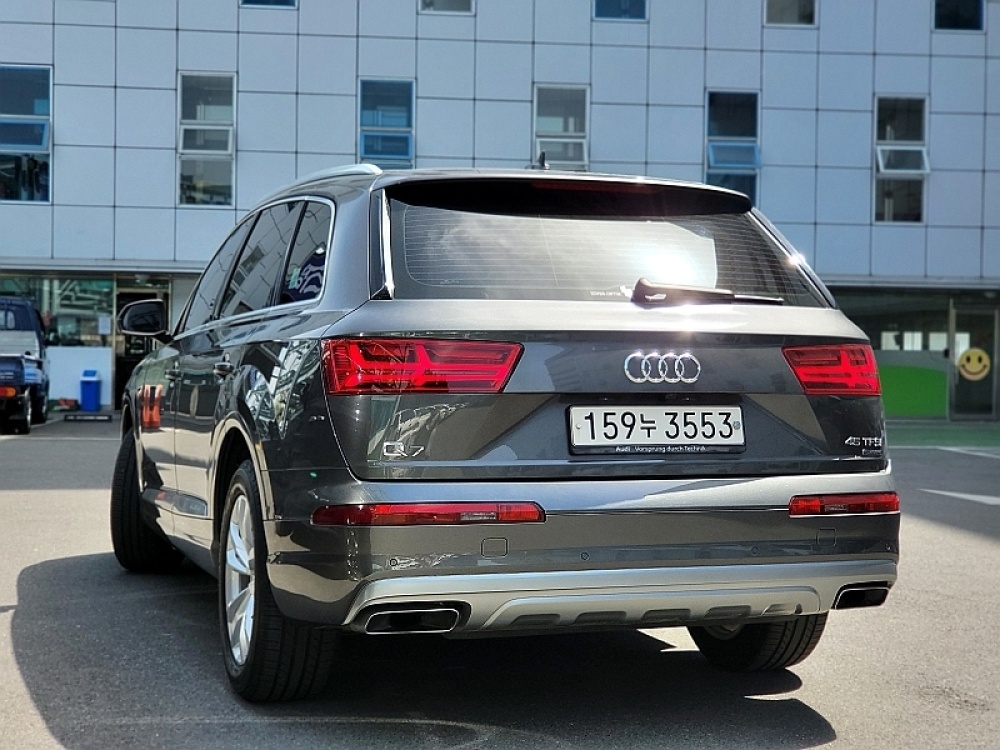 Audi Q7 (4M)