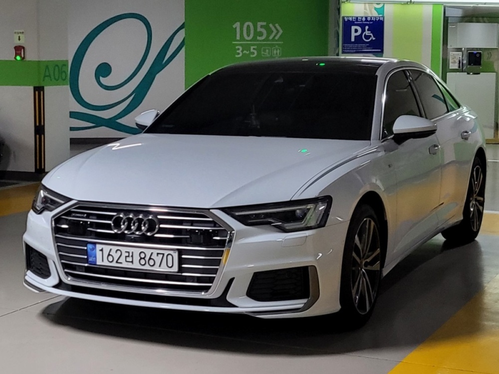 Audi A6 (C8)