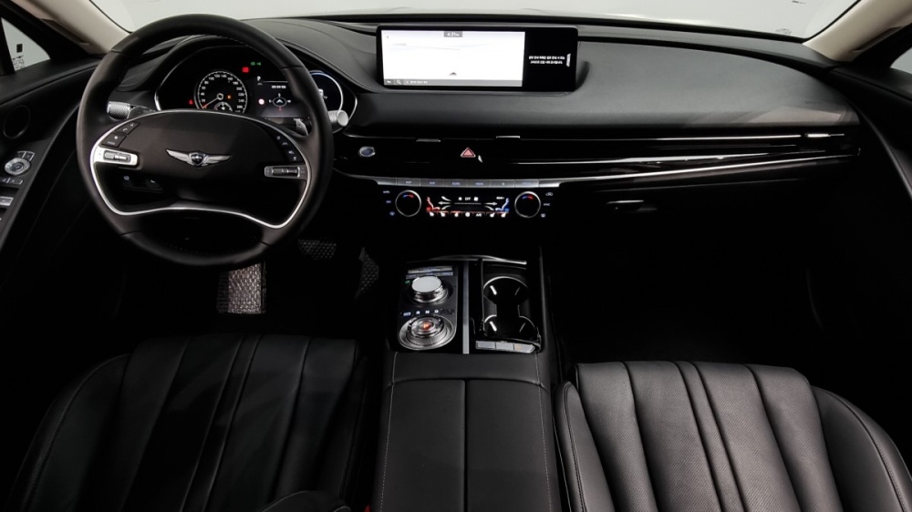 Genesis G80 (RG3)