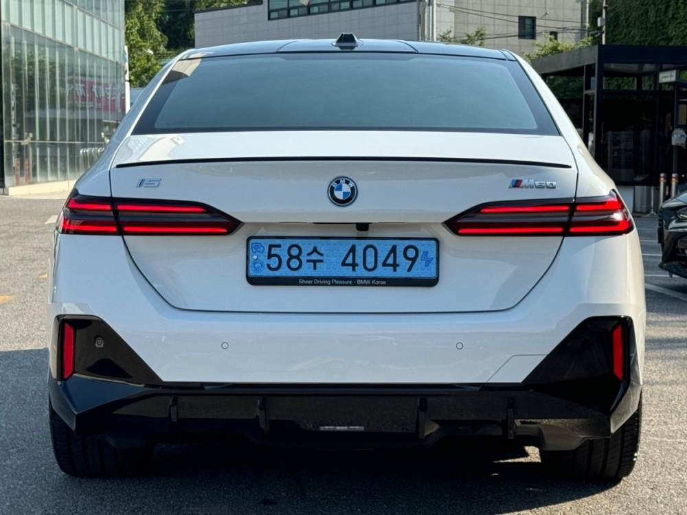 BMW i5 (G60)