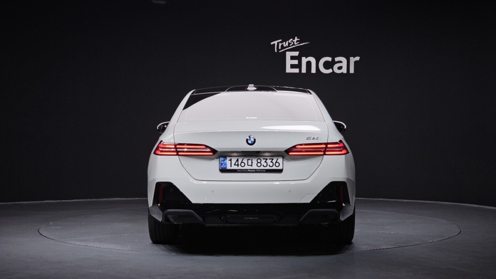 BMW 5 Series (G60)
