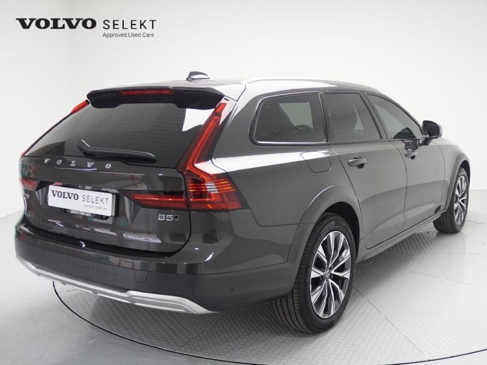 Volvo V90 Cross Country