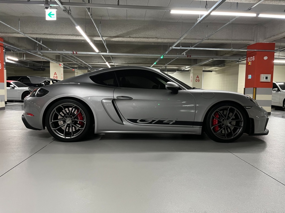 Porsche 718 Cayman