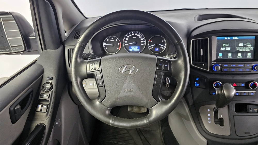 Hyundai The New Grand Starex