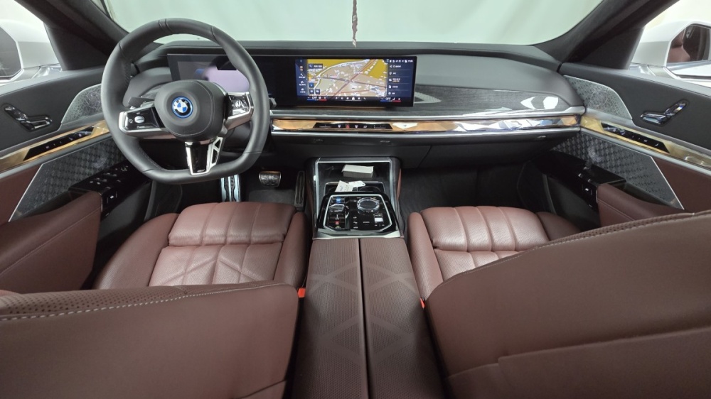 BMW i7 (G70)