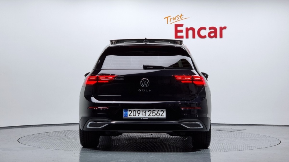 Volkswagen golf 8th generation