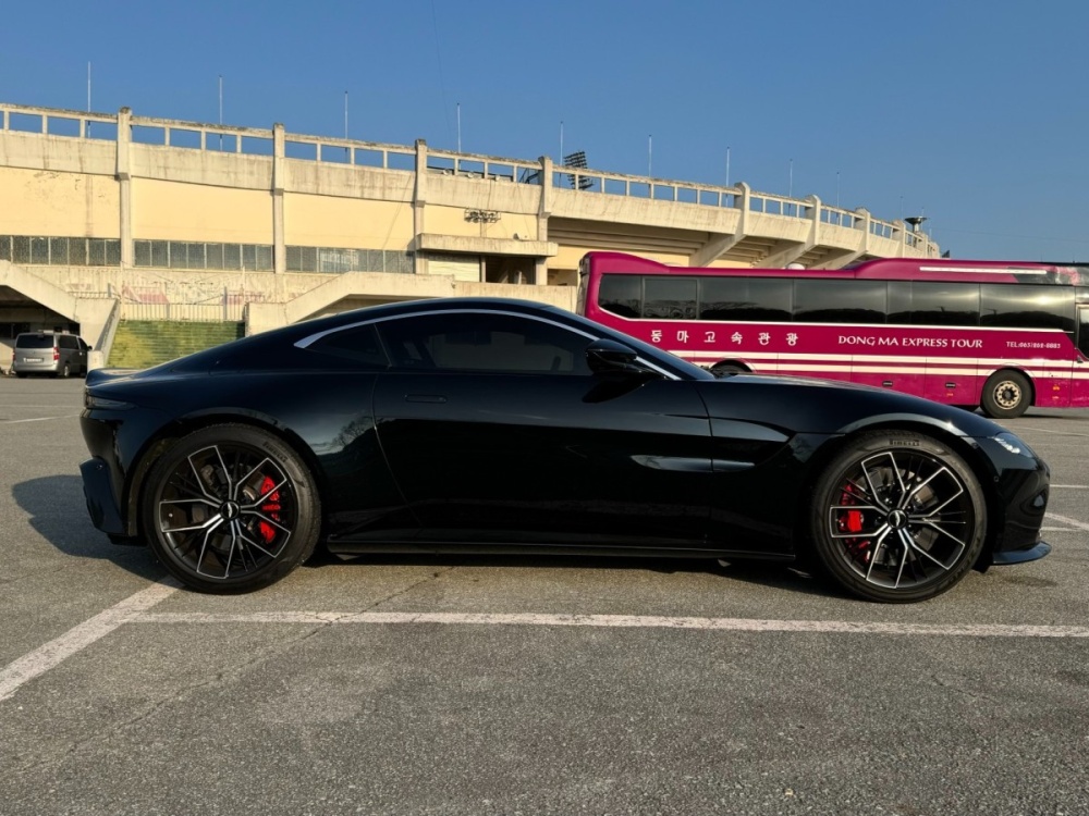 Aston martin Vantage 2nd generation