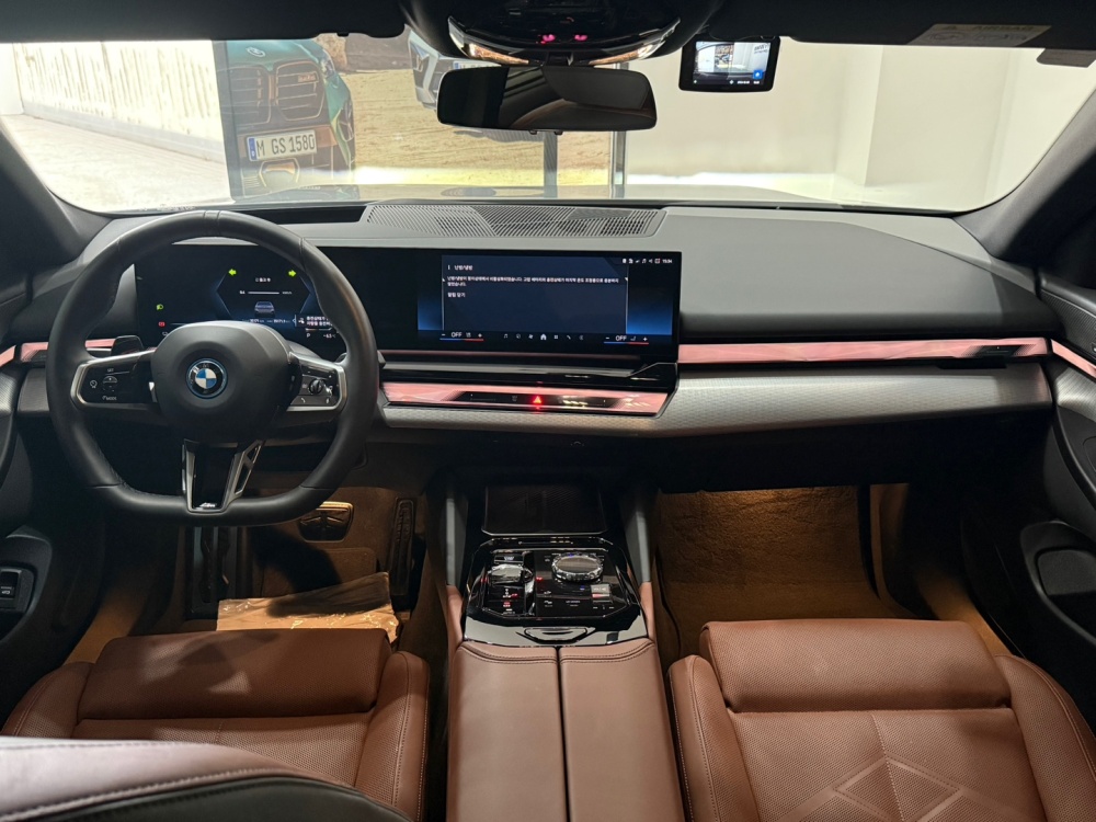 BMW i5 (G60)