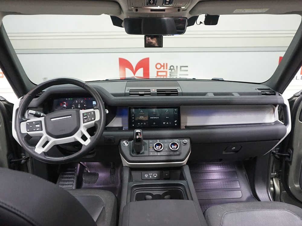 Land rover Defender (L663)