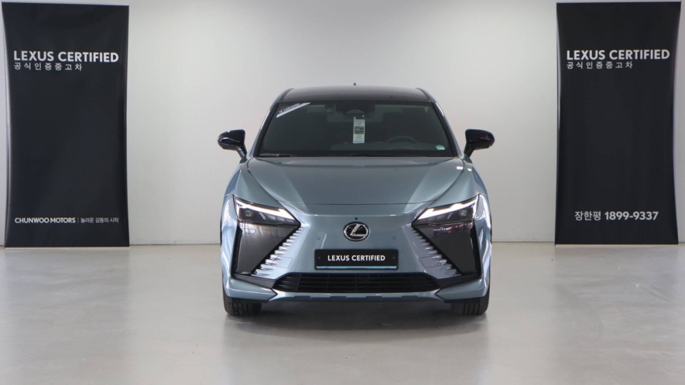 Lexus RZ450e